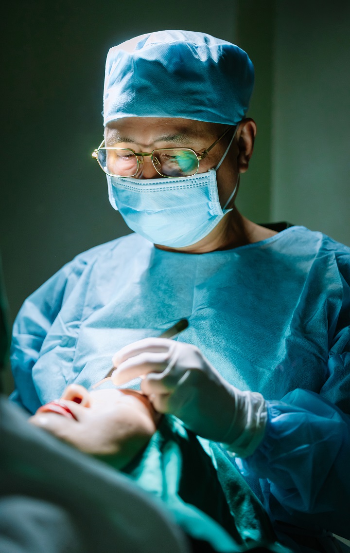 Bác sĩ Phạm Xuân Hùng