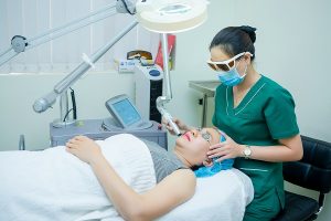 Giá tiền trị tàn nhang bằng laser