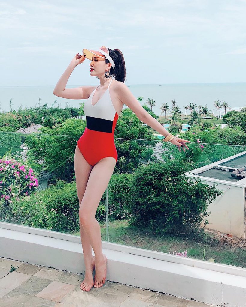 Top 10 cô nàng mặc bikini đẹp nhất làng giải trí Việt